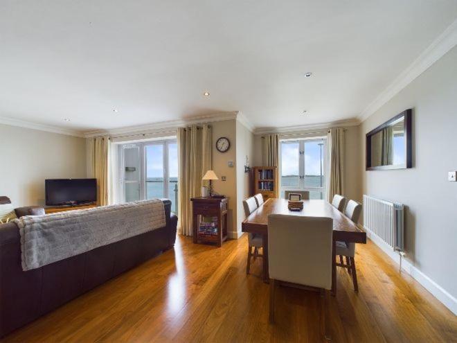 Cosy 3 Bedroom Apartment In Central Portrush With Sea Views מראה חיצוני תמונה