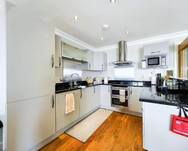 Cosy 3 Bedroom Apartment In Central Portrush With Sea Views מראה חיצוני תמונה