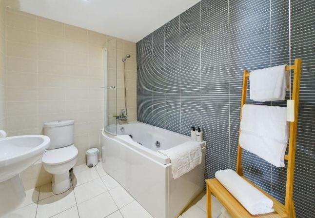 Cosy 3 Bedroom Apartment In Central Portrush With Sea Views מראה חיצוני תמונה